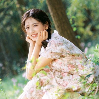 精选绿色唯美且高级质感的头像(36张)