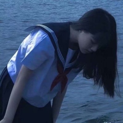 小清新少女头像蓝色系(优选16张)